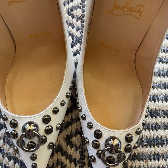 Christian Louboutin - Picture 2 of 4